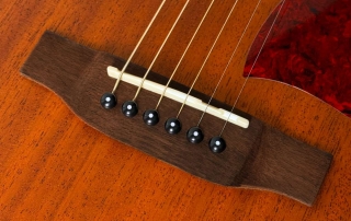 cavalete de laurel de viol&atilde;o folk auditorium eagle ema 663 acetinado master series
