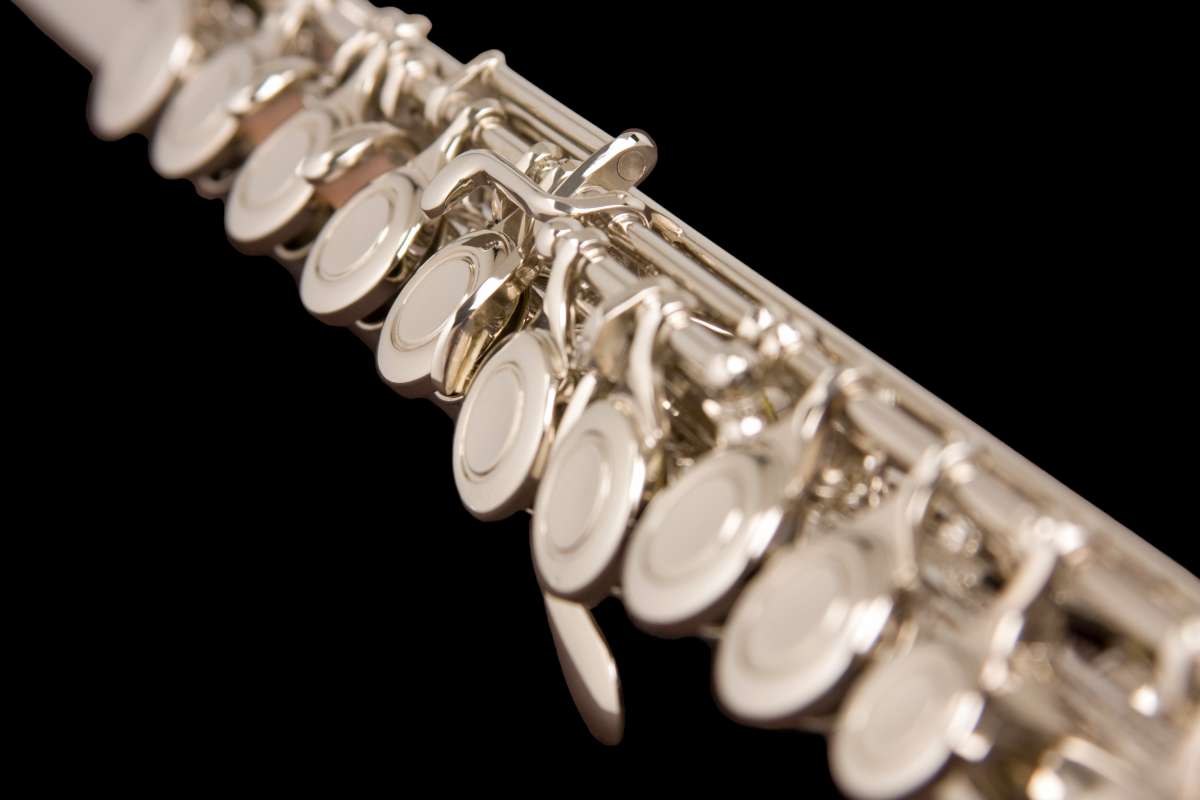 fl03s-flauta-transversal-em-do-eagle-fl03s-prateada-detalhe01