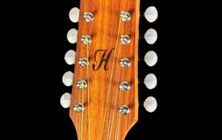hbg363-viola-sertaneja-caipira-hofma-detalhe04 viola sertaneja caipira cinturada hofma hbg363 natural acetinada detalhe headstock