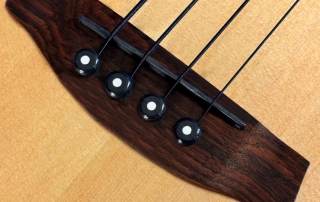 hbs190-baixo-eletroacustico-4-cordas-hofma-detalhe04