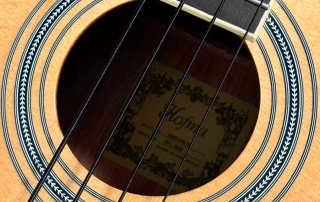 hbs190-baixo-eletroacustico-4-cordas-hofma-detalhe09 baixo eletroacustico 4 cordas hofma hbs190 detalhe roseta