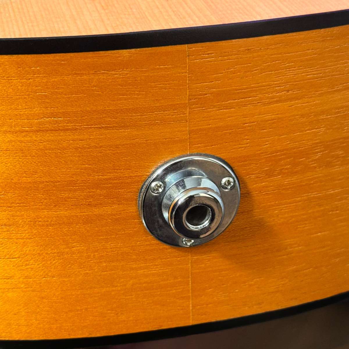 hcv30p-cavaco-cavaquinho-eletroacustico-captacao-passiva-hofma-detalhe04