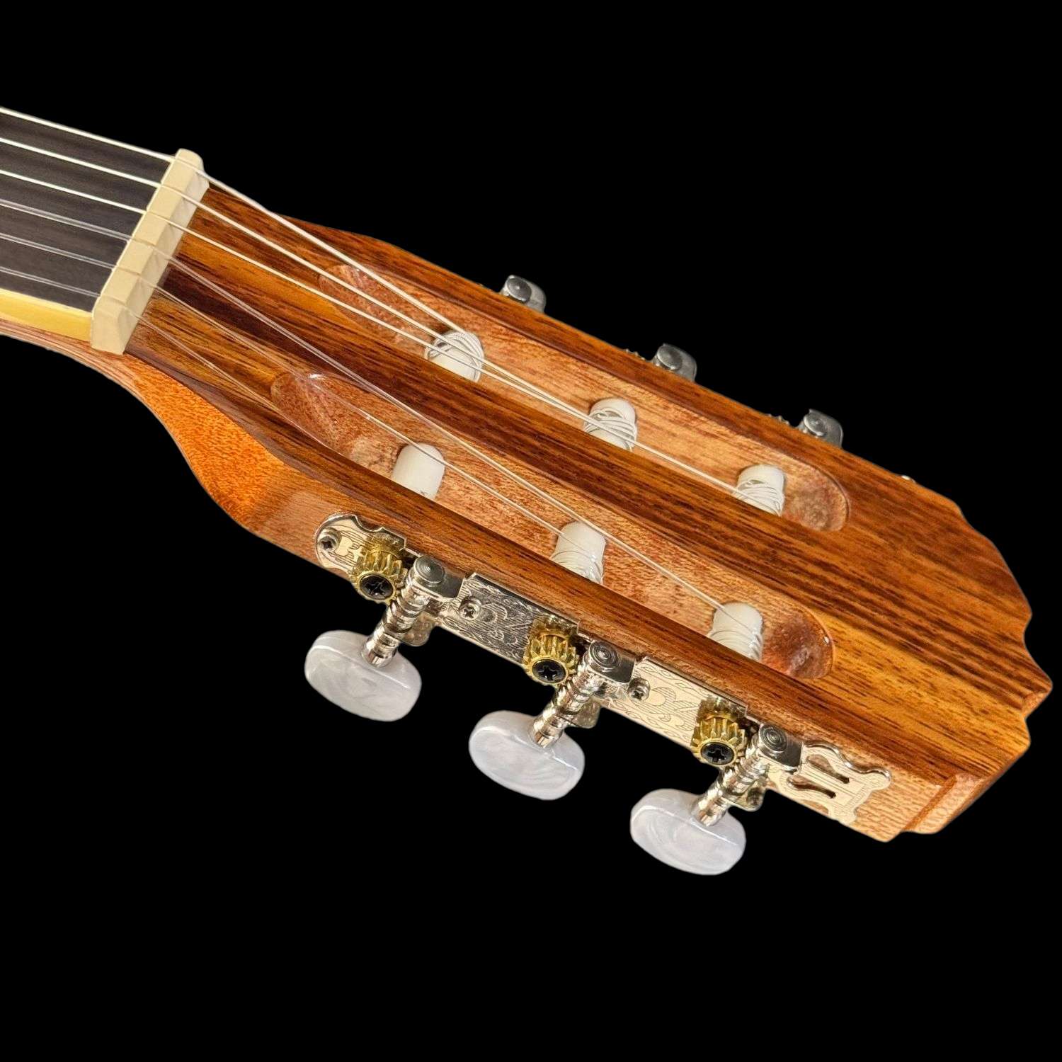 hmc225-violao-classico-flat-hofma-hmc225-nt-natural-detalhe1 cavalete de violão flat nylon Hofma HMC 225F