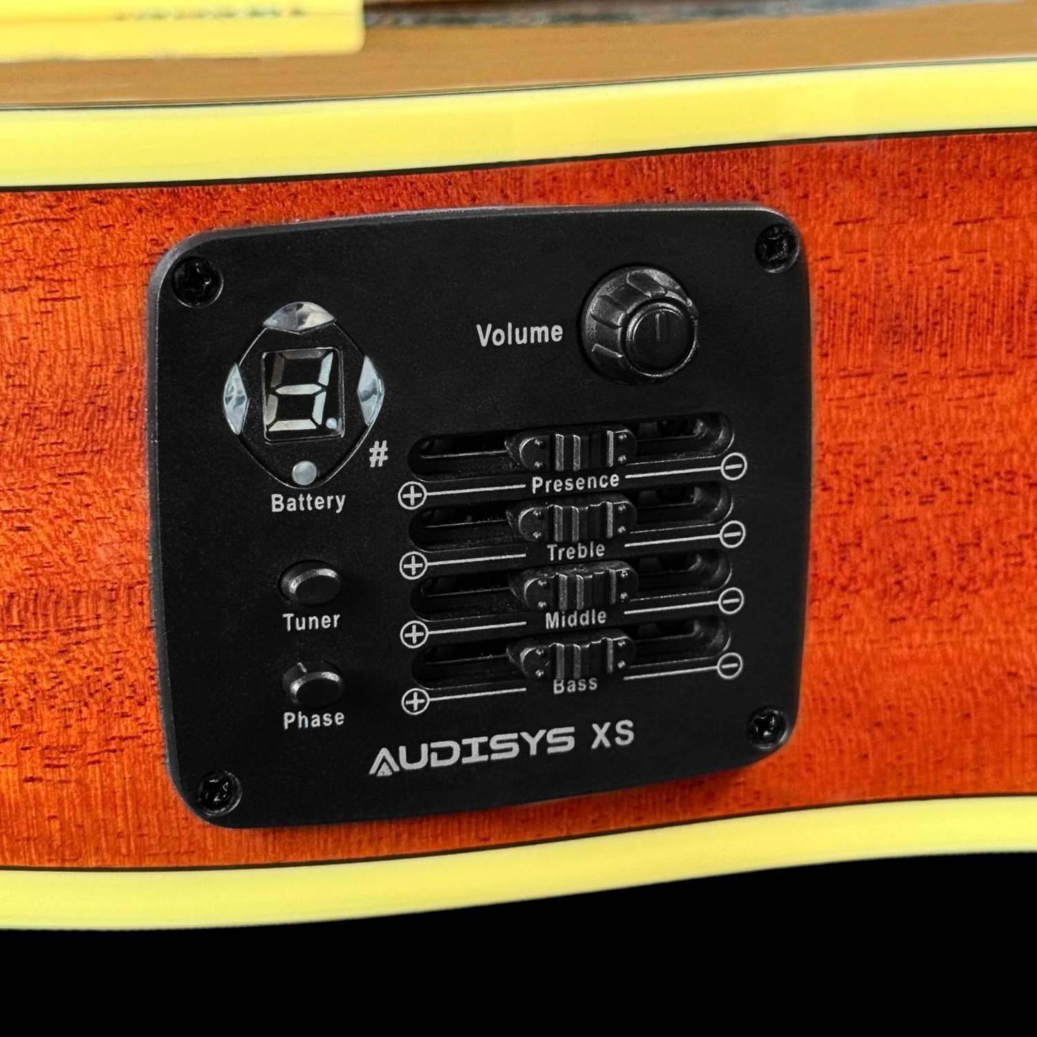 hmc225-violao-classico-flat-hofma-hmc225-nt-natural-detalhe3 equalizador Audisys Hofma, pré amplificador Hofma Audisys