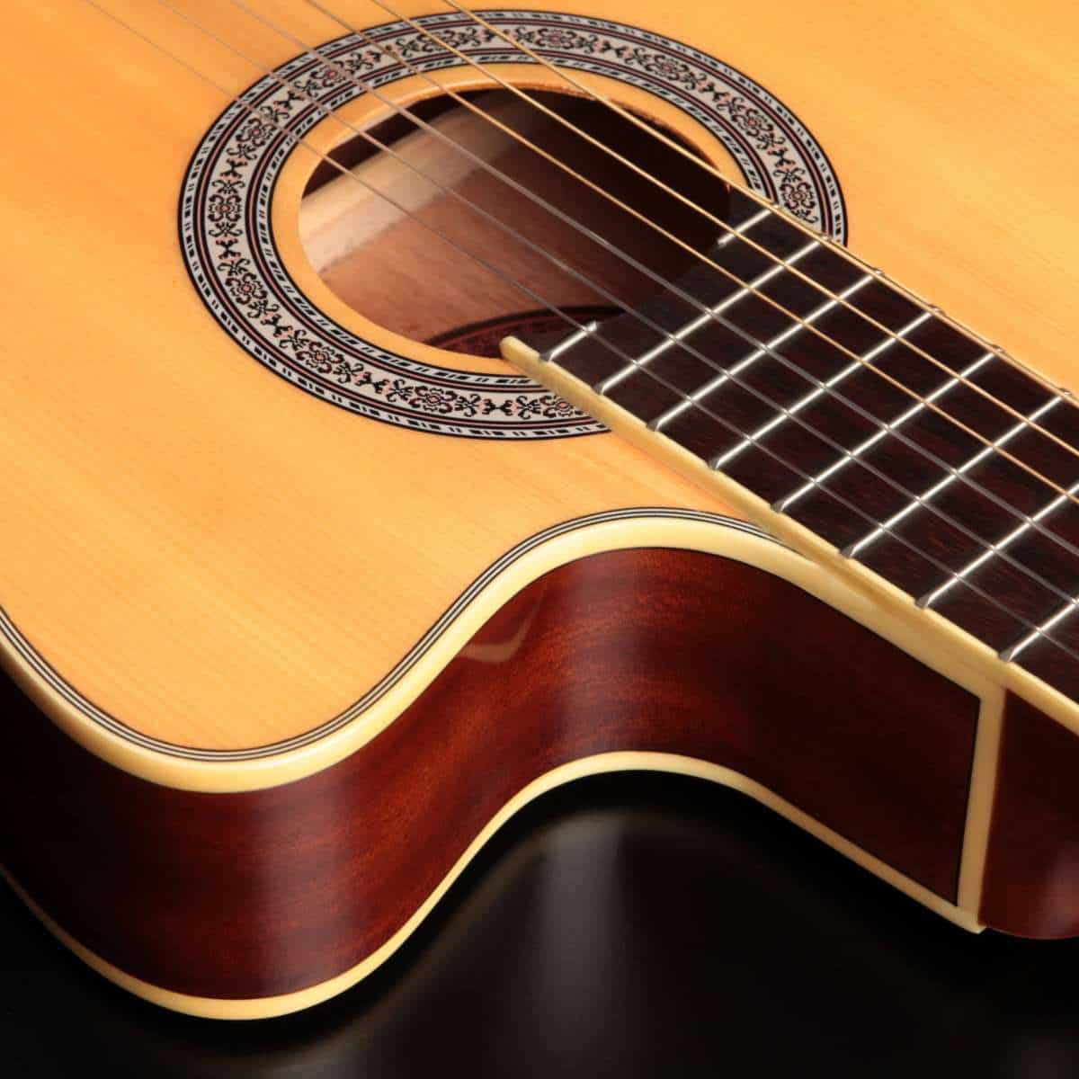 hmc225-violao-classico-flat-hofma-hmc225-nt-natural-detalhe9