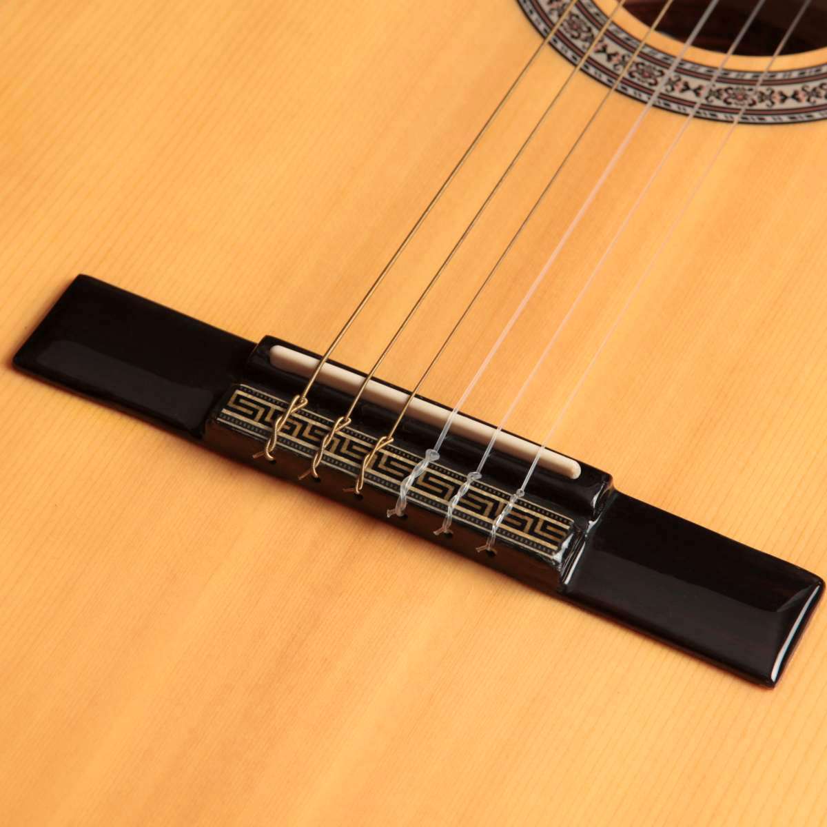 hmc225-violao-classico-hofma-hmc225-nt-natural-detalhe2