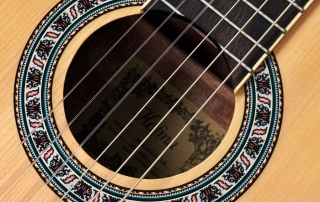 viol&atilde;o classico para canhoto eletroacustico com cordas de n&aacute;ilon hofma hmc225 nt lh detalhe roseta