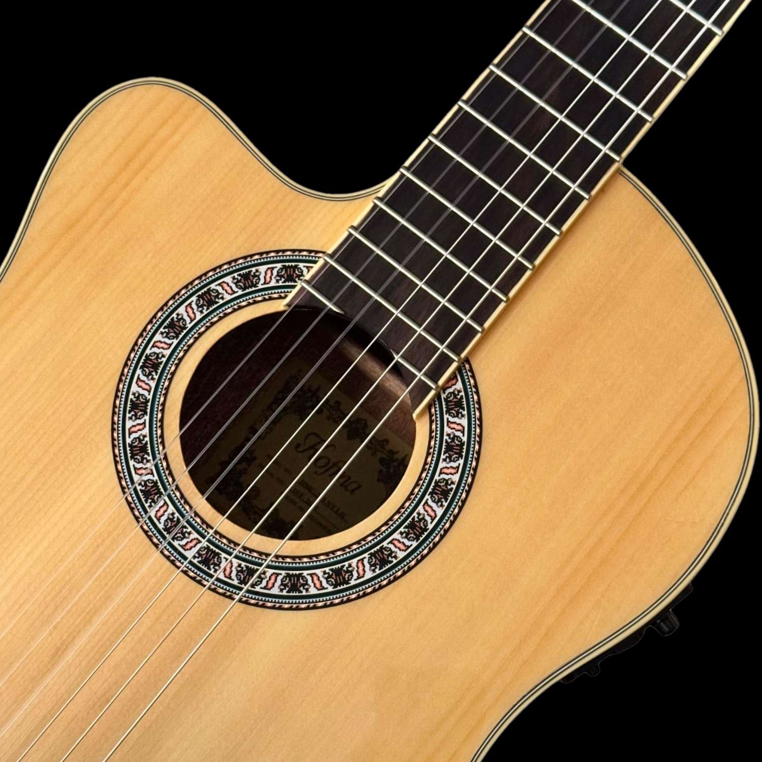 viol&atilde;o classico para canhoto eletroacustico com cordas de n&aacute;ilon hofma hmc225 nt lh detalhe tampo frontal