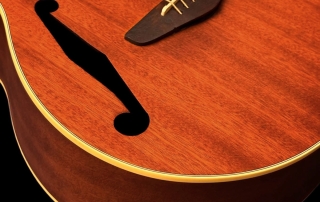 ''f hole'' violao mini jumbo eletroacustico HMF240 stnt