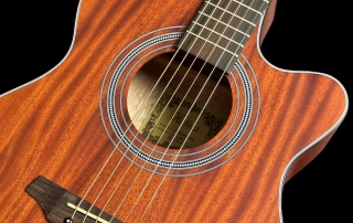 hmf248-violao-folk-eletroacustico-hofma-detalhe06 violao mini jumbo eletroacústico hofma hmf248 natural detalhe tampo