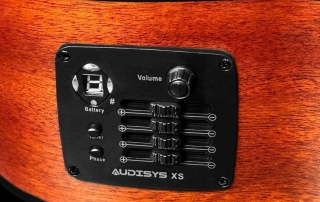 hmf248b-violao-folk-eletroacustico-tampo-preto-hofma-preto-natural-acetinado-detalhe03 violão folk eletroacústico tampo preto acetinado hofma hmf248b detalhe pre amplificador audisys xs