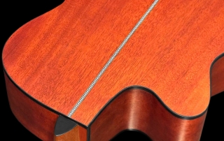 hmf248b-violao-folk-eletroacustico-tampo-preto-hofma-preto-natural-acetinado-detalhe05 violão folk eletroacústico tampo preto acetinado hofma hmf248b detalhe posterior