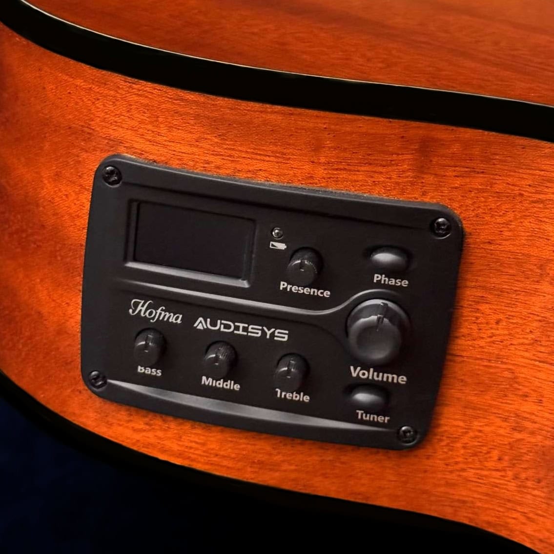 hmf250-lh-violao-folk-eletroacustico-dreadnought-hofma-hmf250-nt-natural-detalhe-14 equalizador e pré amplificador Audisys Hofma
