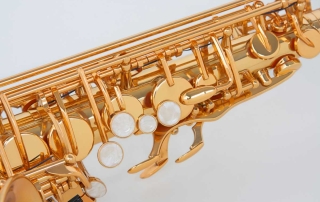 hsa400-saxofone-alto-hofma-laqueado-dourado-detalhe09