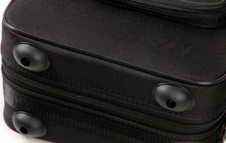 estojo para saxofone alto hofma hsa400 detalhe dos pezinhos