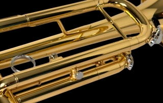 htr50-trompete-hofma-laqueado-detalhe05 trompete laqueado hofma htr50 detalhe corpo