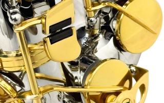 sa500-saxofone-alto-eagle-sa500-nl-niquelado-chaves-laqueadas-douradas-detalhe6