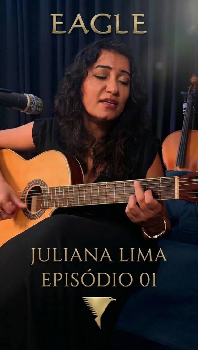 EPISÓDIO 01  Histórias, momentos e muita música ao longo do caminho. 🎶  Nessa série, a artista @oficialjulianalima compartilha um pouco da sua trajetória, curiosidades da sua carreira e a conexão construída com seus instrumentos Eagle ao longo de 9 anos.  Tudo de forma leve, verdadeira e com aquele olhar de quem vive a música de perto todos os dias.  Dê o play e venha conhecer mais dessa história com a gente. 😉  #eagle #julianalima #eagleinstrumentos