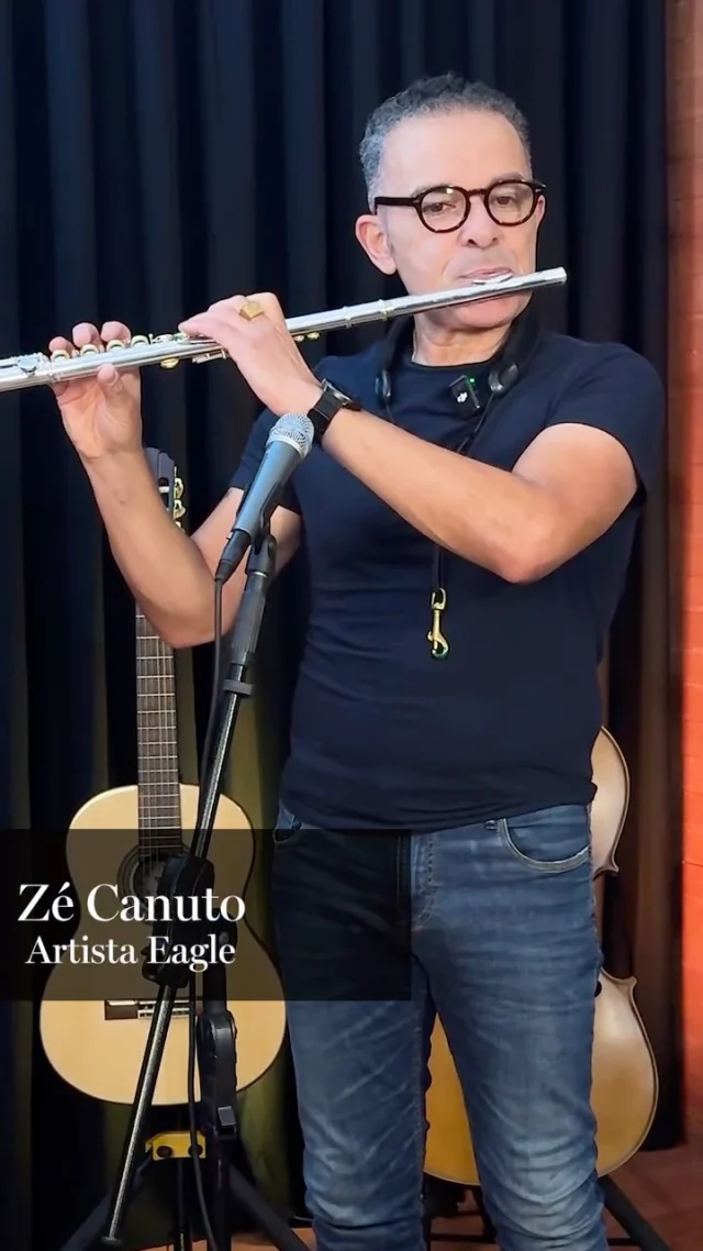 “Mas os instrumentos da Eagle são bons mesmo?” 🤔  No vídeo, o @zecanuto responde do jeito dele: com leveza, bom humor… mas com a verdade de quem vive a música todos os dias. 😆  Quem toca na estrada, grava em estúdio e depende do instrumento sabe: não dá pra arriscar.
Por isso ele escolhe Eagle. 😉  Qualidade que você percebe no som, na construção e na confiança de tocar sem preocupação.  Pode até começar como uma pergunta…
mas a resposta vem na prática. 🎶  Eagle, asas para o seu talento!  #eagle #saxeagle #saxofoneeagle #eagleinstrumentos #zecanuto