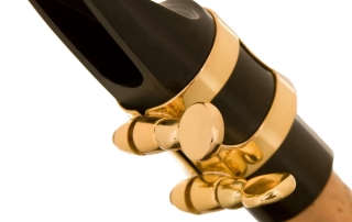 sp502-saxofone-soprano-reto-eagle-pro-series-sp502-laqueado-dourado-detalhe01 saxofone soprano reto eagle pro series sp502 laqueado dourado boquilha