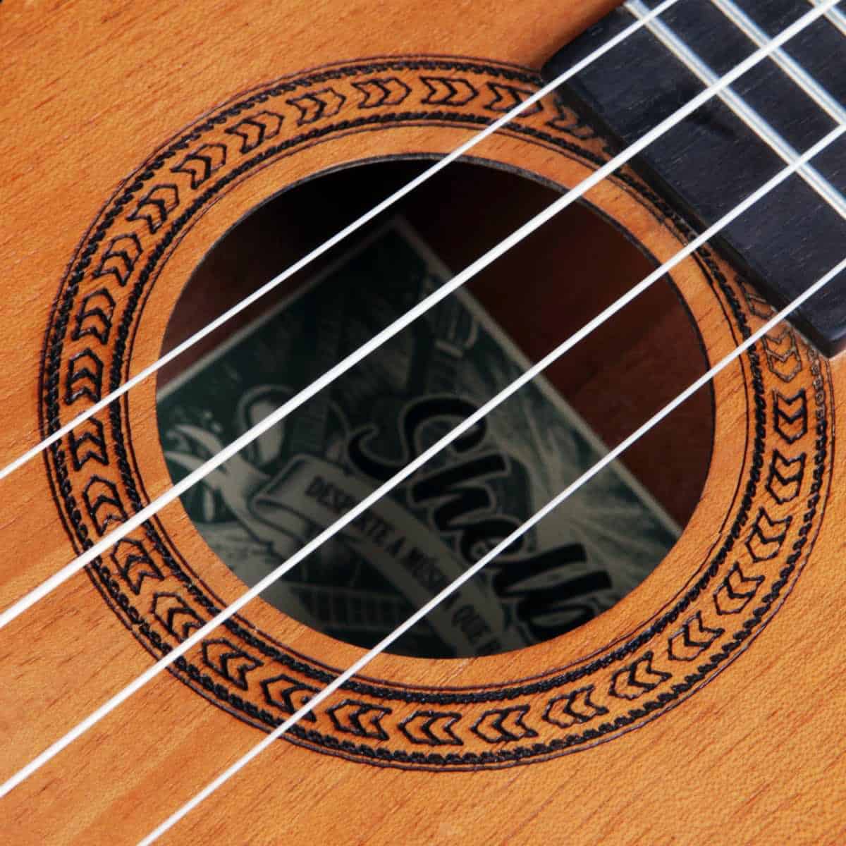 su25m-ukulele-tenor-shelby-su25m-stnt-mogno-acetinado-detalhes-01 roseta de ukulele tenor Shelby SU23 M