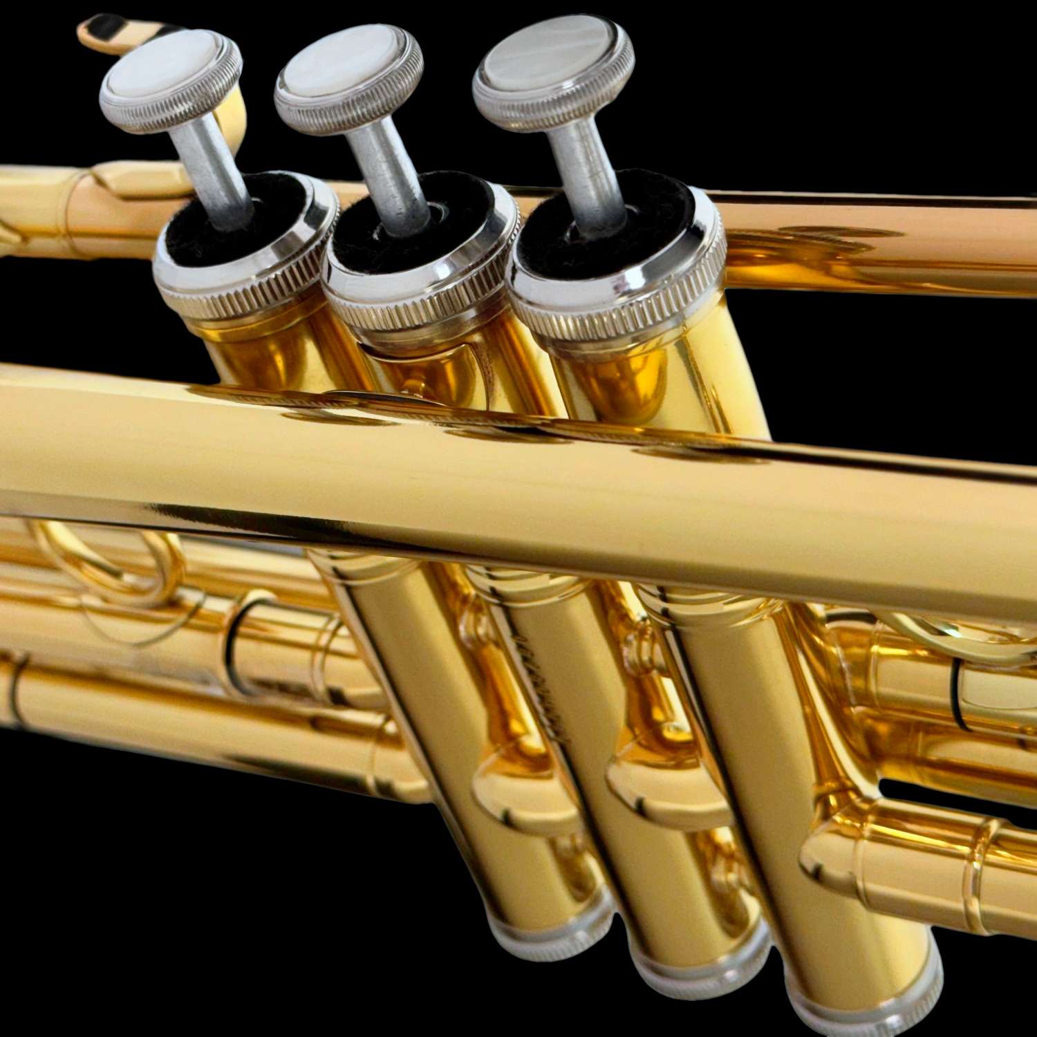 trx540-trompete-serie-master-eagle-detalhe03 trompete laqueado eagle master series trx540 leadpipe bronze 85/15 detalhe pistos perolizados