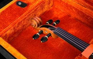 voluta de viola eagle 4/4 va182 cravelhas em formato coracao